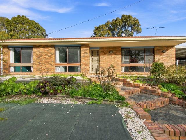 House for rent in Churchill, Victoria