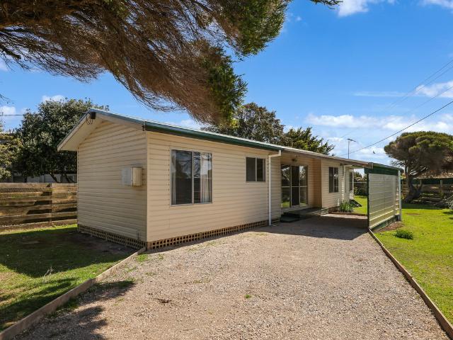 House for rent in Surf Beach, Bass Coast Shire