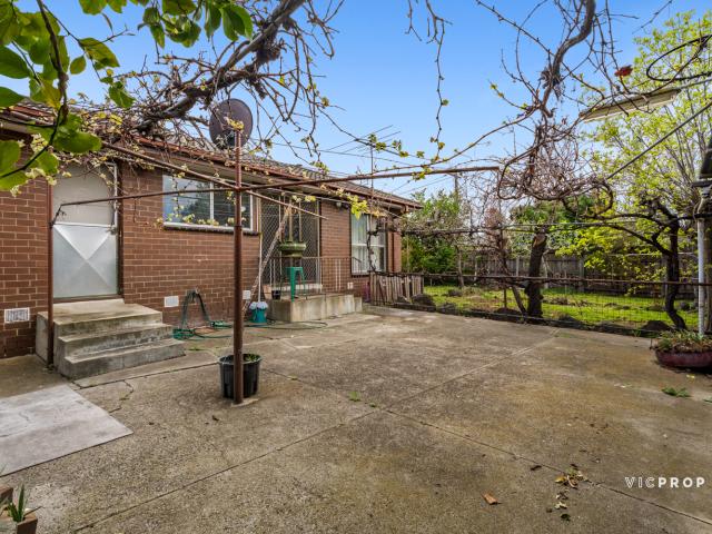 House for rent in Kings Park, Melbourne