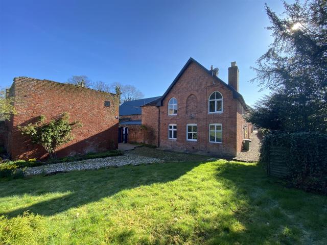 House for rent in Welsh Frankton, Shropshire