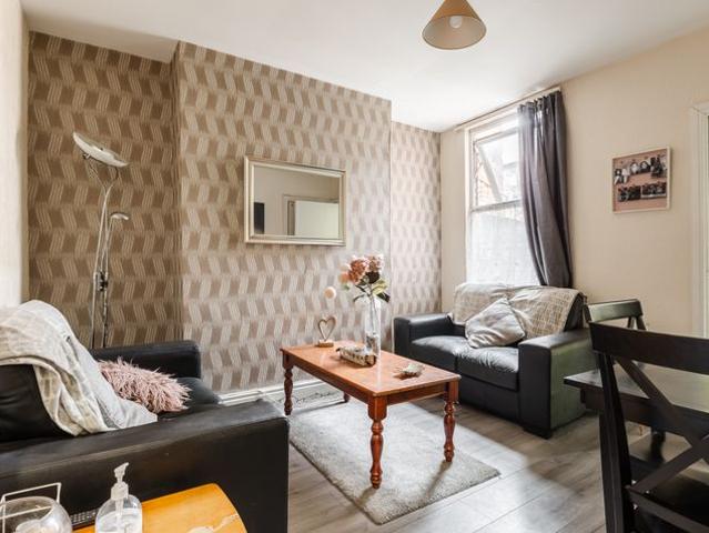 House for rent in Kensington, Calderstones