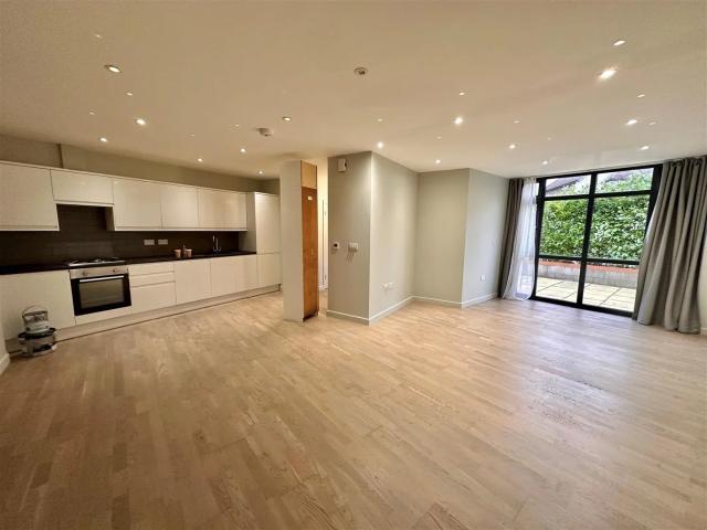 House for rent in Freezywater, Greater London