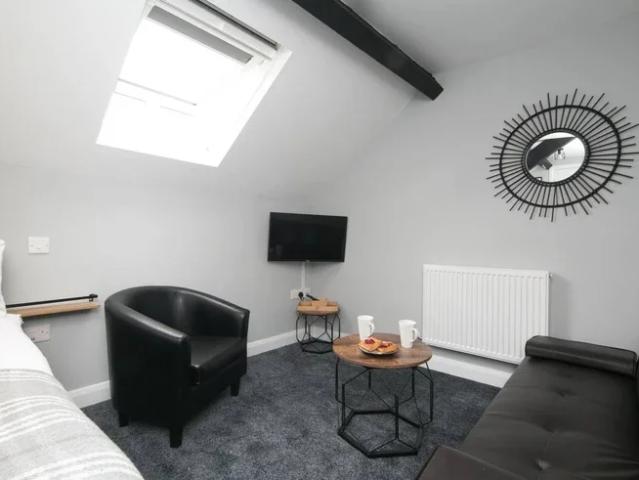 Room for rent in Llaniestyn, Wales