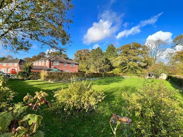 House for rent in Weston Turville