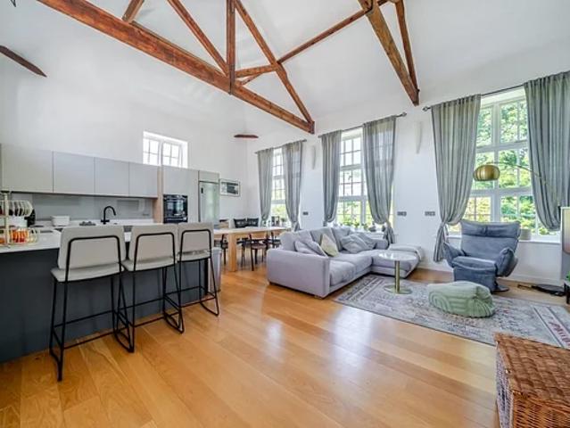 House for rent in Southfields, Greater London