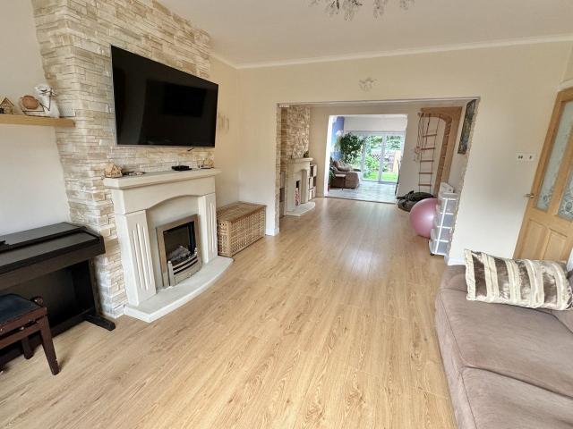 House for rent in Morden, Merton Park