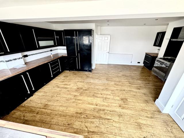 House for rent in Calderstones