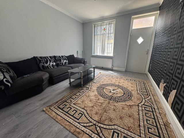 House for rent in Long Lee, West Yorkshire