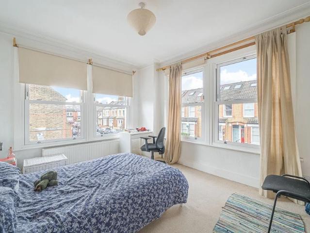 House for rent in Southfields, Greater London