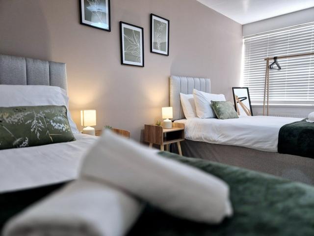 House for rent in Heath Park, Park Village