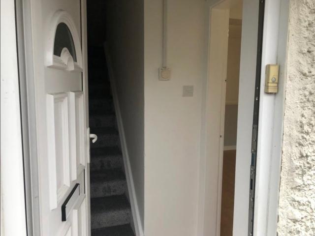 House for rent in Goldthorn Hill, Compton