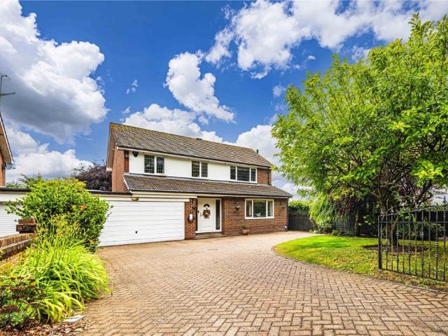 House for rent in Pouchen End, Hertfordshire