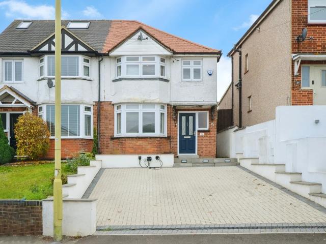 House for rent in Pouchen End, Hertfordshire