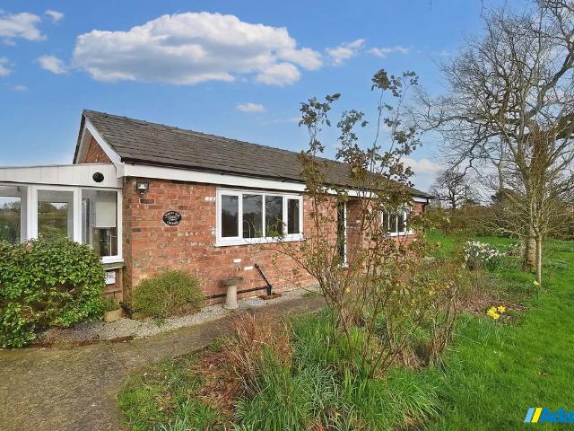 House for rent in Whitley, Higher Whitley