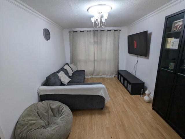 Room for rent in Ifield West, Glynde