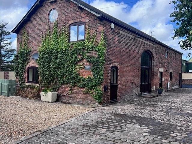 House for rent in Tarleton, Roby Mill