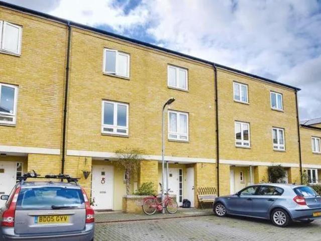 Room for rent in Shacklewell, Greater London