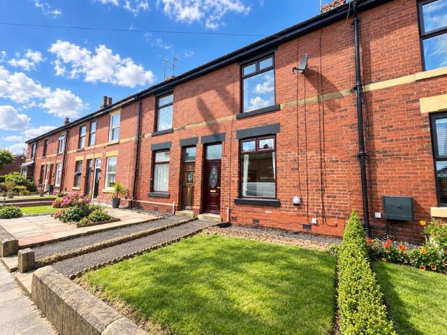House for rent in Kirklees, Bury