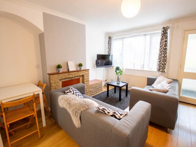 House for rent in St. Dunstan's, The Bridge