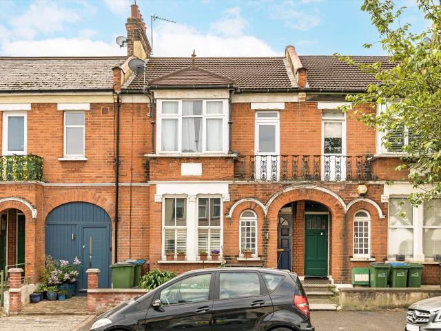 House for rent in Charlton, Greater London