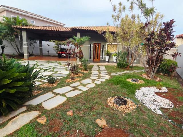Casa aluguel em Condomínio Ville de Montagne, Jardim Botânico