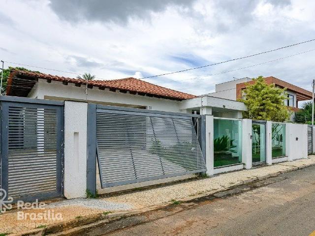 Casa aluguel em Região Geográfica Imediata do Distrito Federal, Região Integrada de Desenvolvimento do Distrito Federal e Entorno
