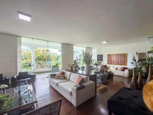 Casa aluguel em Região Geográfica Imediata do Distrito Federal, Região Integrada de Desenvolvimento do Distrito Federal e Entorno