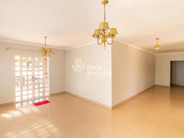 Casa aluguel em Região Geográfica Imediata do Distrito Federal, Região Integrada de Desenvolvimento do Distrito Federal e Entorno