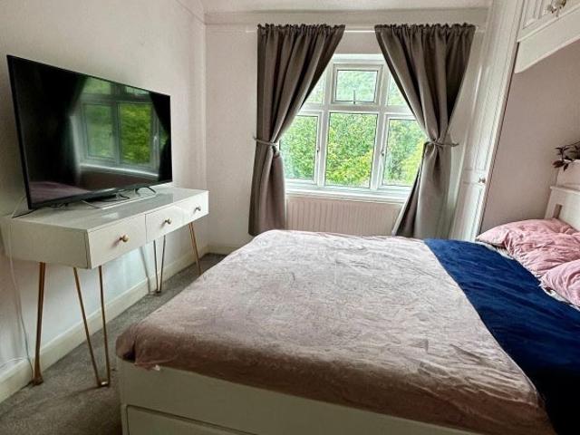 Room for rent in London Borough of Ealing, Greenford
