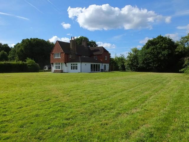 House for rent in Fairlands, Guildford