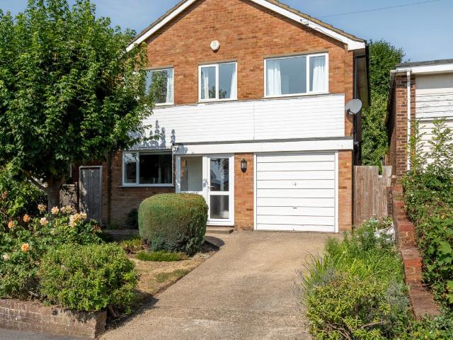 House for rent in Northwood, Greater London