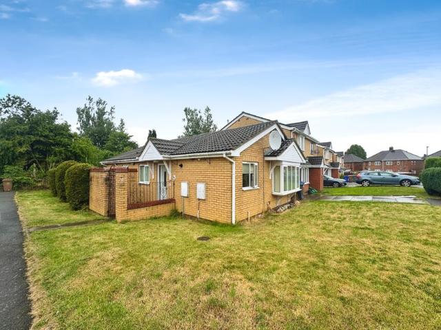 House for rent in Eaton Park, Hanley