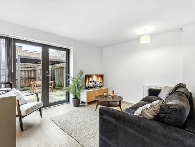 House for rent in Heigham Grove, East Bank
