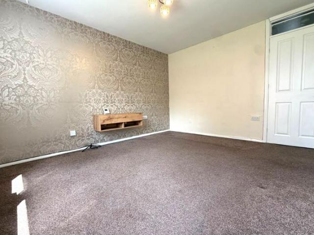 House for rent in Queen's Park, Blackburn