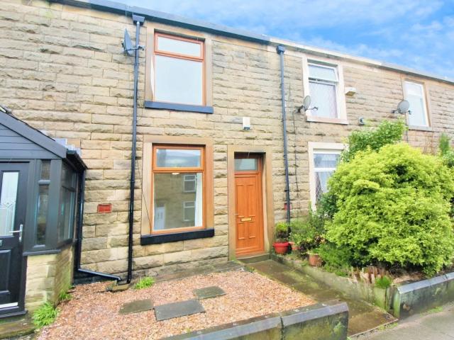 House for rent in Kirklees, Bury