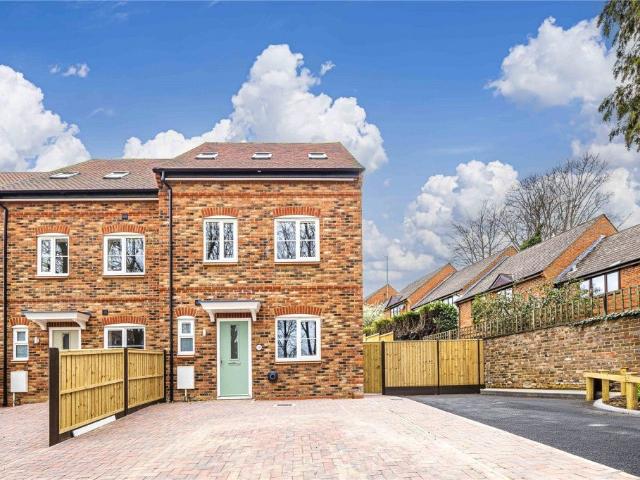 House for rent in Hammerfield, Pouchen End