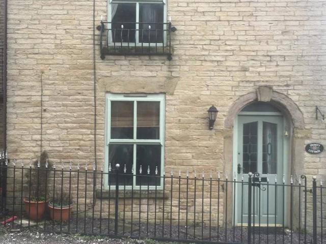 House for rent in Buxworth, Charlesworth