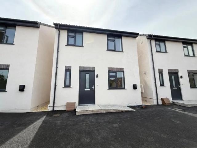 House for rent in Kingswood