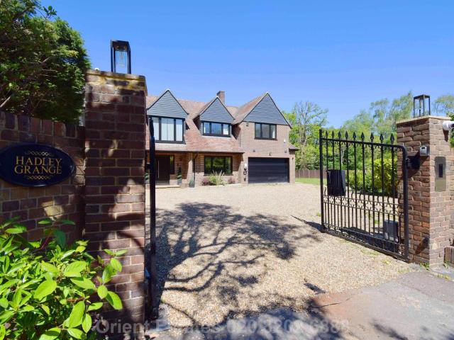 House for rent in Hadley Wood, Greater London