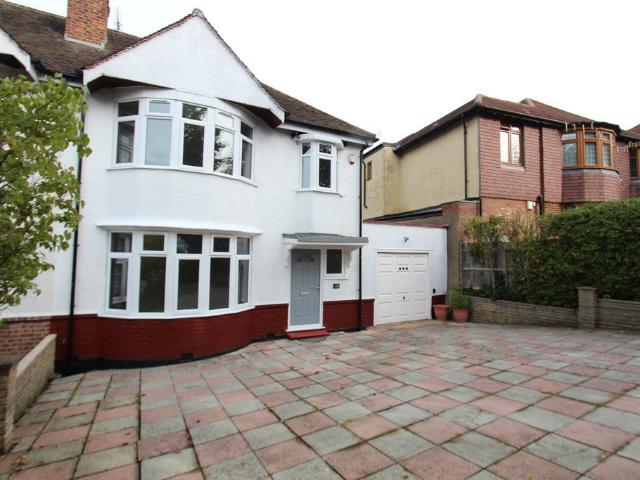 House for rent in East Barnet, Greater London