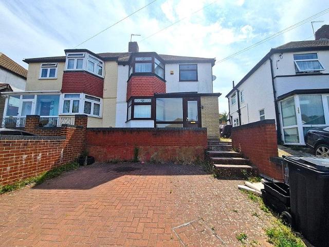 House for rent in Clayhall, Greater London