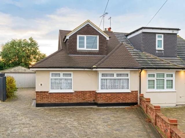 House for rent in Pilgrims' Hatch, Navestock Side