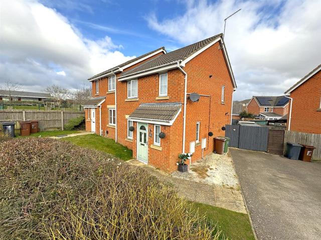 House for rent in Corby