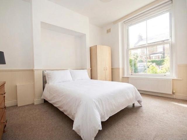 House for rent in Shacklewell, Greater London