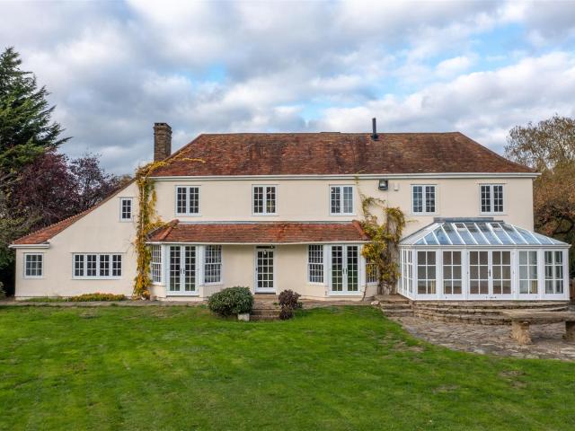 House for rent in Threshers Bush, Epping