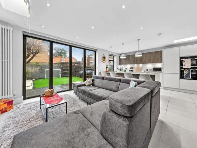 House for rent in Kingswood, North Watford