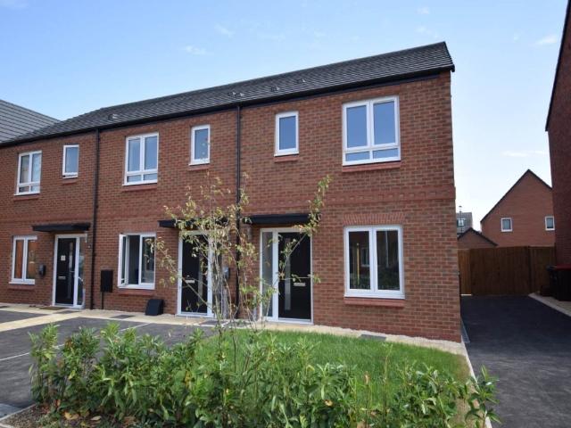 House for rent in Tanyfron, Wales