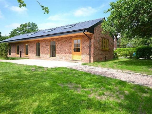 House for rent in Peover Superior and Snelson, Over Peover