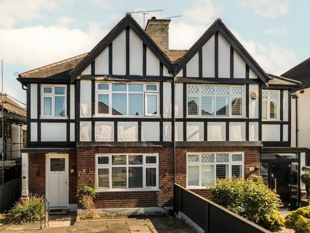 House for rent in London Borough of Ealing, Greater London