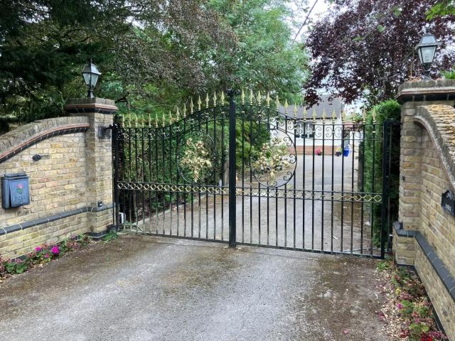 House for rent in Clapgate, Brentwood